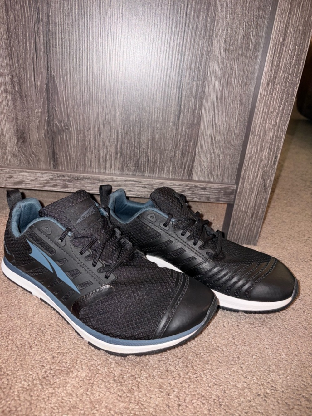 Altra Solstice XT Black/white Mens 7.0/Womens 8.5